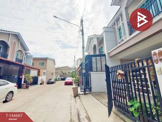 For sale 3 bedrooms townhouse in Mueang Samut Sakhon, Samut Sakhon