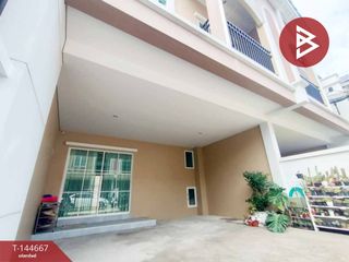 For sale 3 bedrooms townhouse in Mueang Samut Sakhon, Samut Sakhon