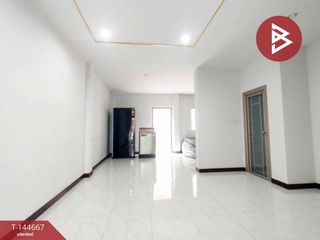 For sale 3 bedrooms townhouse in Mueang Samut Sakhon, Samut Sakhon