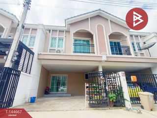 For sale 3 bedrooms townhouse in Mueang Samut Sakhon, Samut Sakhon