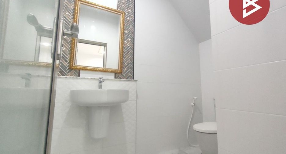 For sale 3 bedrooms townhouse in Mueang Samut Sakhon, Samut Sakhon
