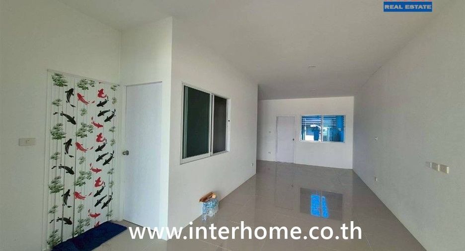 Casa adosada en venta de 2 habitaciones en Lam Luk Ka, Pathum Thani