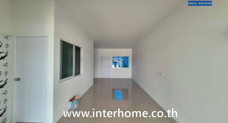 Casa adosada en venta de 2 habitaciones en Lam Luk Ka, Pathum Thani