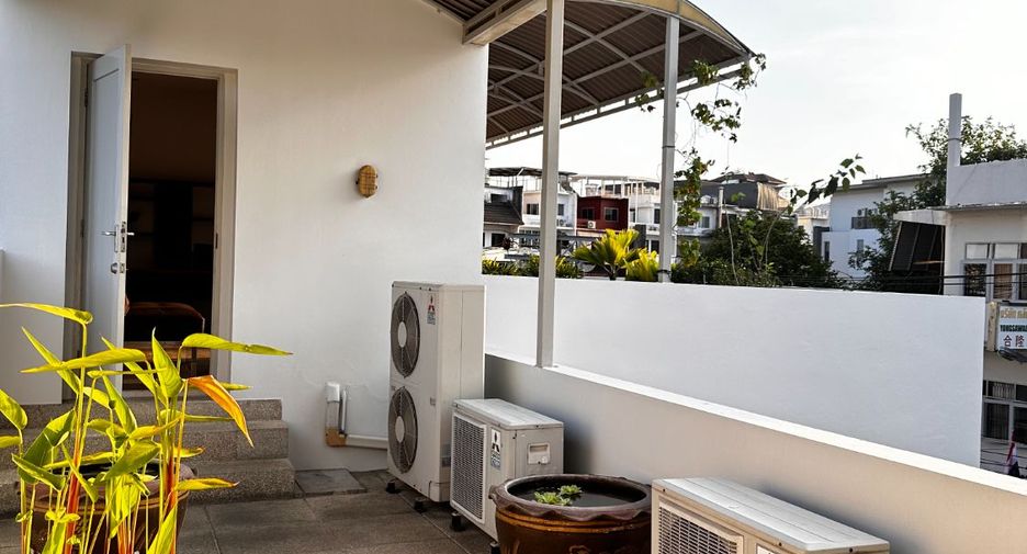 For rent 3 bedrooms house in Sathon, Bangkok