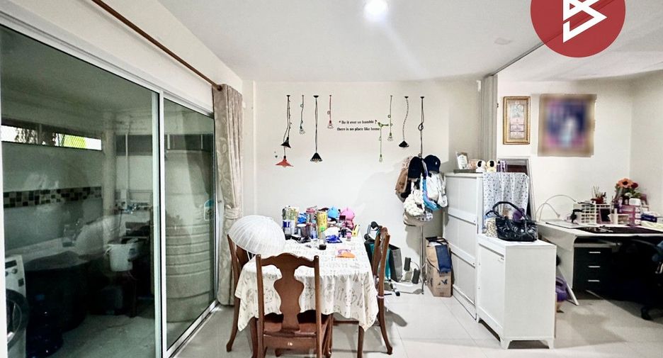 For sale 3 bedrooms townhouse in Si Racha, Chonburi