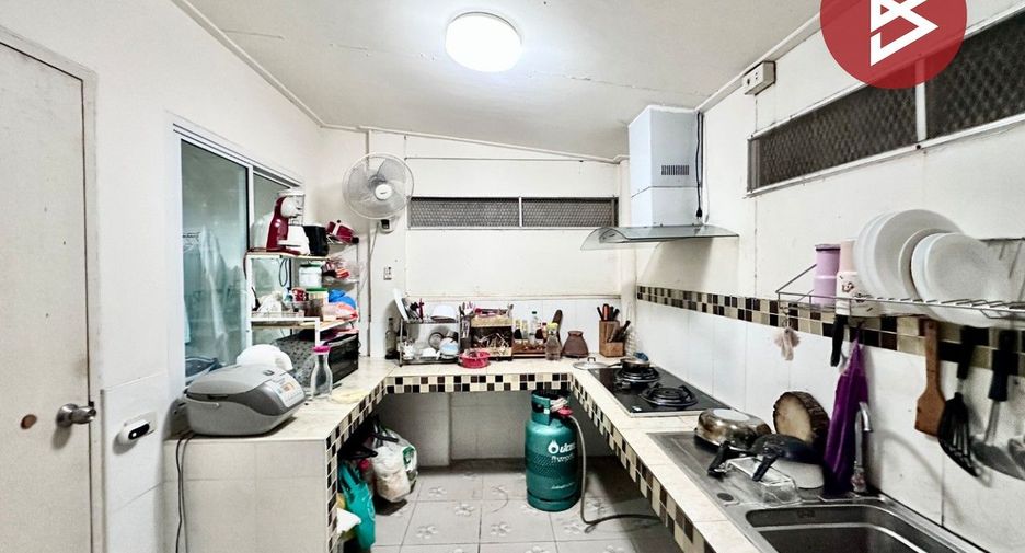 For sale 3 bedrooms townhouse in Si Racha, Chonburi