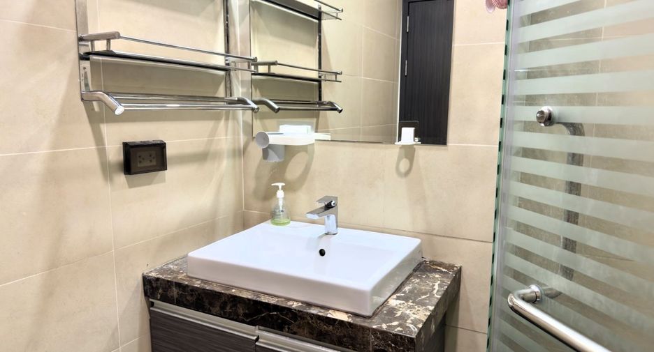 For rent and for sale 2 bedrooms condo in South Pattaya, Pattaya