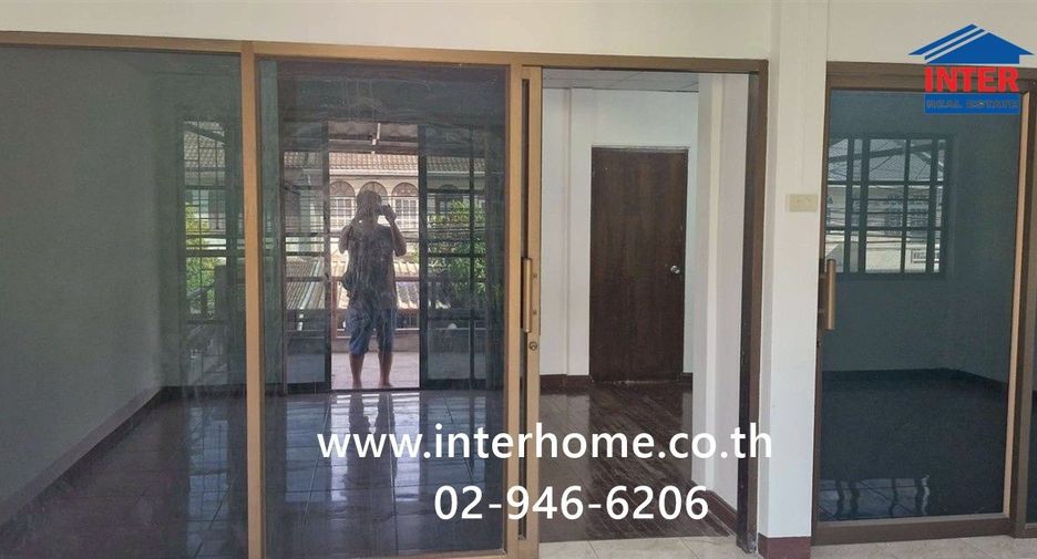 For sale 3 ベッドルーム townhouse in Bang Khen, Bangkok