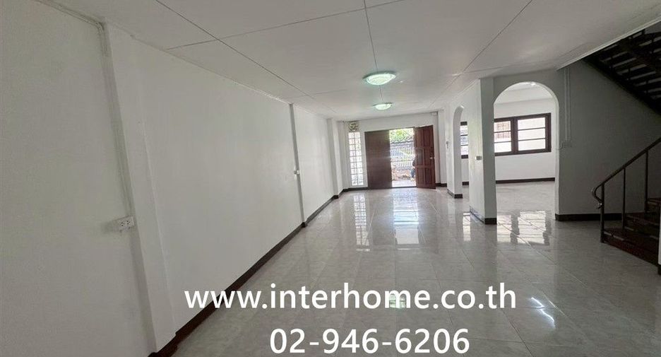 For sale 3 ベッドルーム townhouse in Bang Khen, Bangkok