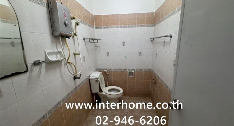 For sale 3 ベッドルーム townhouse in Bang Khen, Bangkok