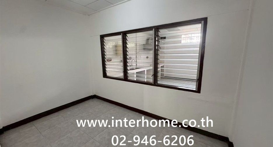 For sale 3 ベッドルーム townhouse in Bang Khen, Bangkok
