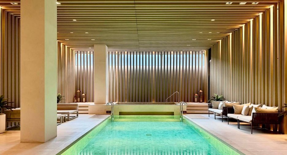 For sale 2 bedrooms condo in Pathum Wan, Bangkok