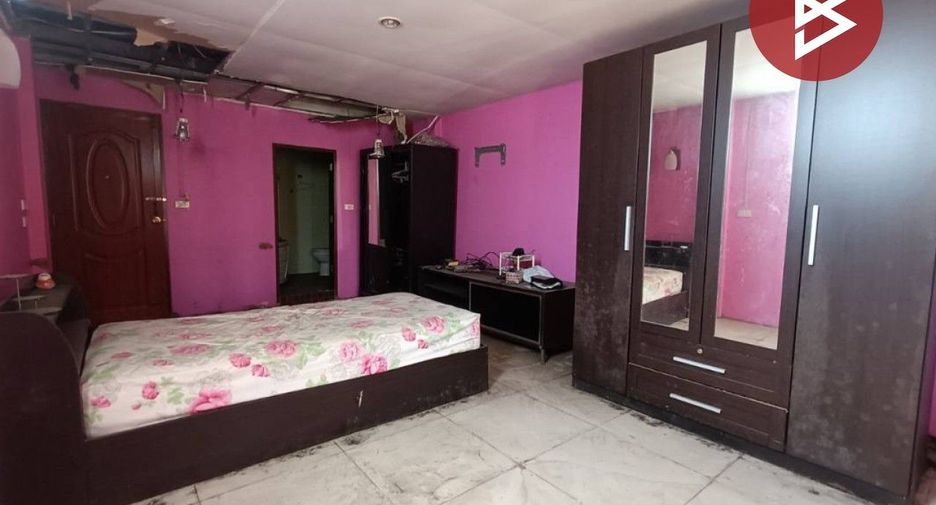 For sale 6 bedrooms townhouse in Mueang Ratchaburi, Ratchaburi
