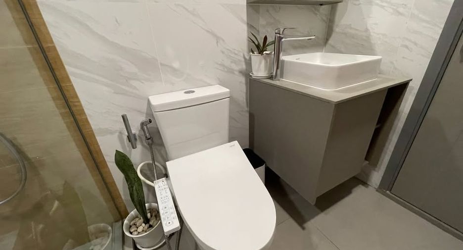 Condo en alquiler y en venta de 1 habitaciones en Watthana, Bangkok
