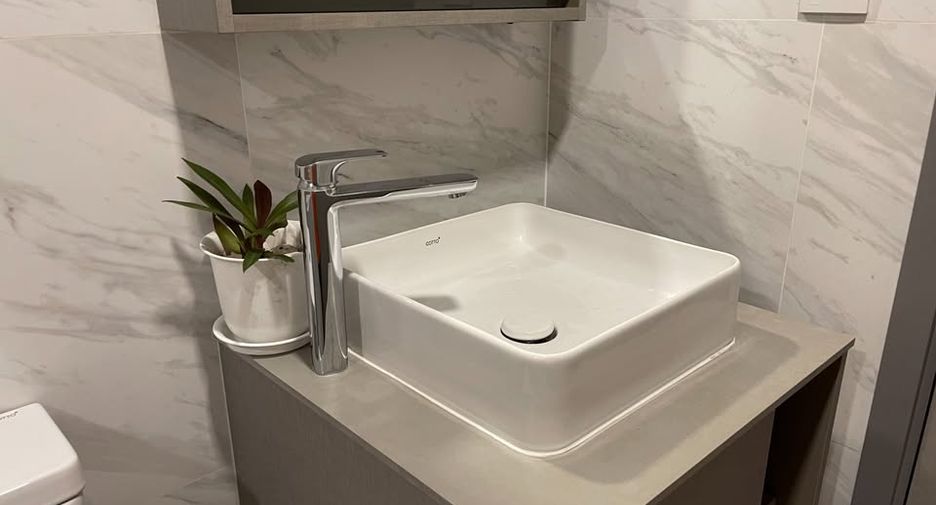 Condo en alquiler y en venta de 1 habitaciones en Watthana, Bangkok