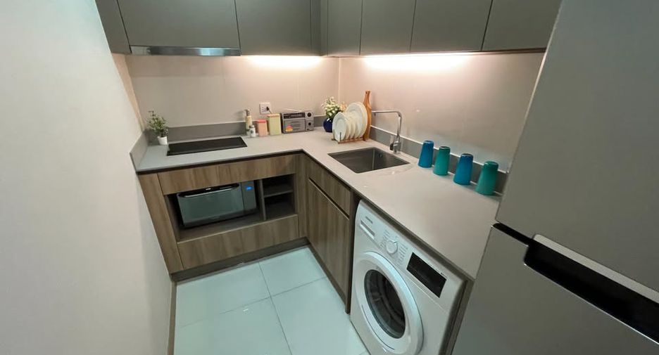 Condo en alquiler y en venta de 1 habitaciones en Watthana, Bangkok