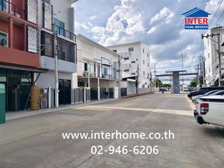 For sale 4 bedrooms townhouse in Khlong Sam Wa, Bangkok