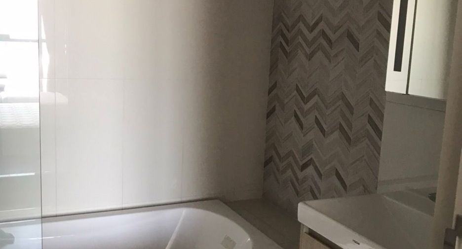 À louer 1 chambre condo à Khlong Toei, Bangkok