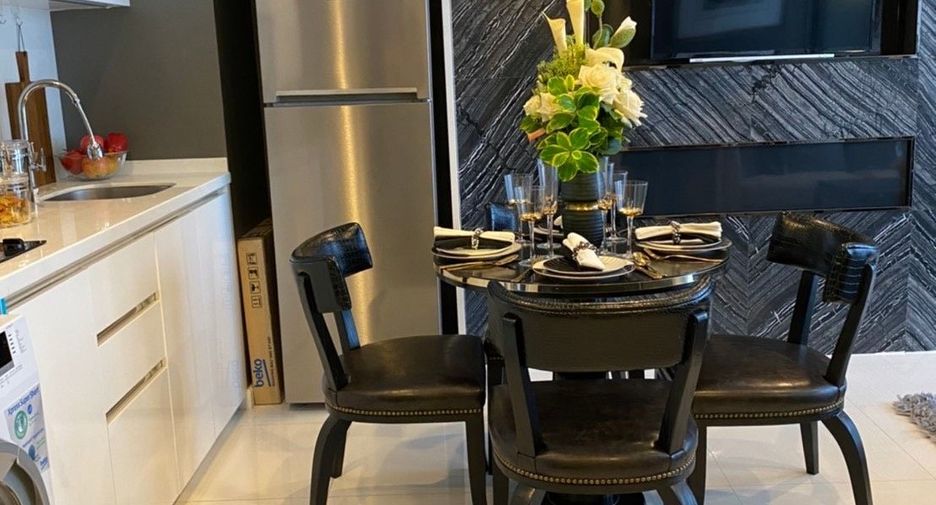 For rent 2 bedrooms condo in Sathon, Bangkok