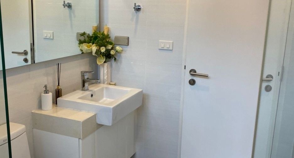 For rent 2 bedrooms condo in Sathon, Bangkok