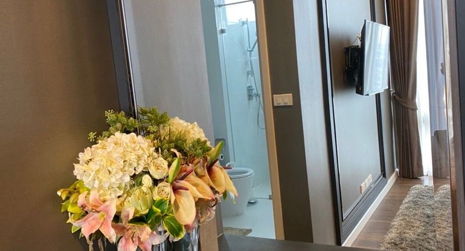 For rent 2 bedrooms condo in Sathon, Bangkok