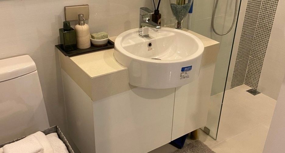 For rent 2 bedrooms condo in Sathon, Bangkok