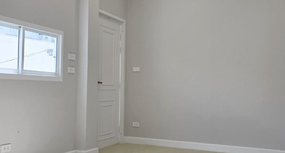 For sale 4 bedrooms house in Bueng Kum, Bangkok