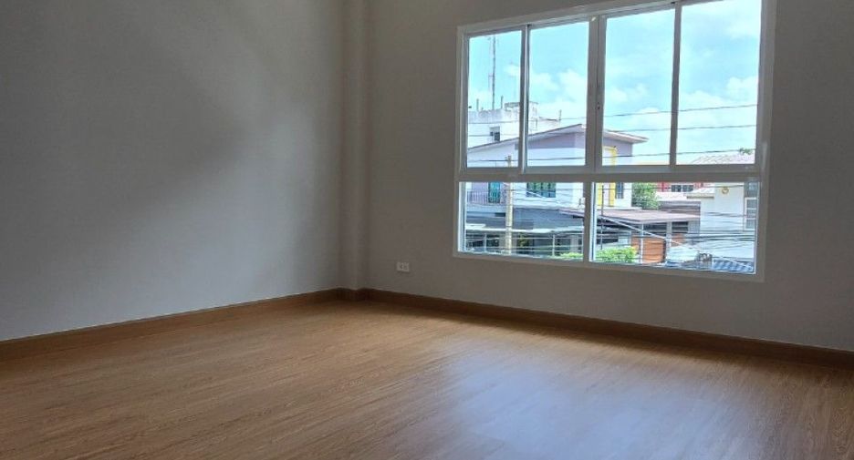 For sale 4 bedrooms house in Bueng Kum, Bangkok