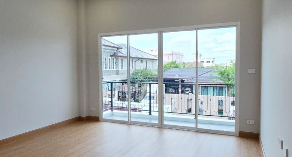 For sale 4 bedrooms house in Bueng Kum, Bangkok