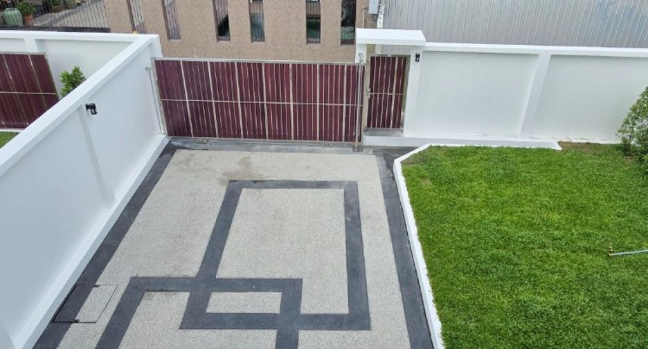 For sale 4 bedrooms house in Bueng Kum, Bangkok