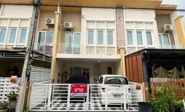 For sale 4 bedrooms townhouse in Mueang Samut Sakhon, Samut Sakhon