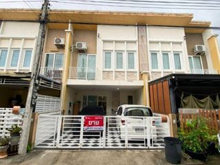 Casa adosada en venta de 4 habitaciones en Mueang Samut Sakhon, Samut Sakhon