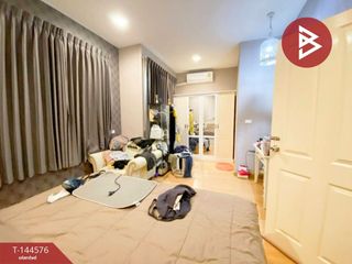Casa adosada en venta de 4 habitaciones en Mueang Samut Sakhon, Samut Sakhon