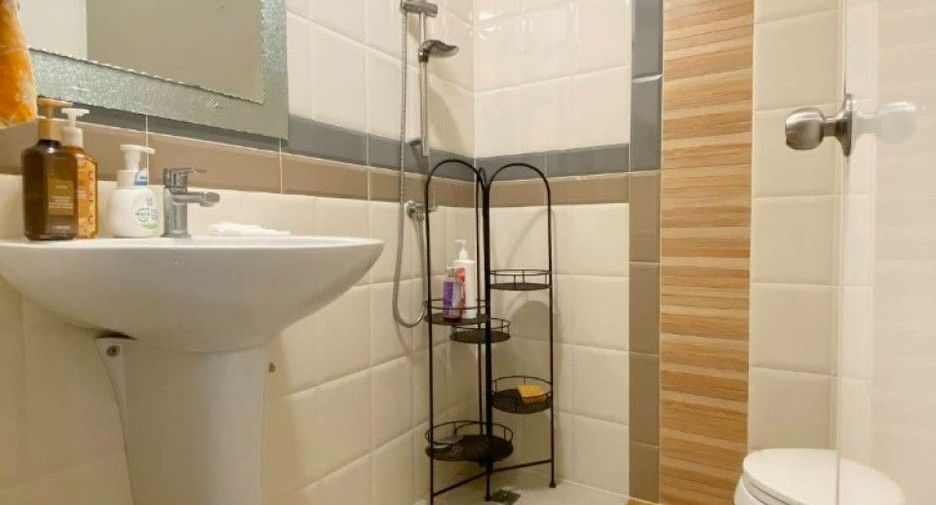For sale 4 bedrooms townhouse in Mueang Samut Sakhon, Samut Sakhon