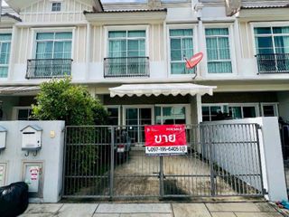 For sale 2 bedrooms townhouse in Mueang Samut Prakan, Samut Prakan