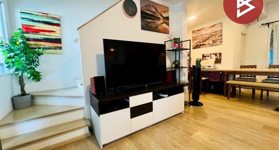 For sale 2 bedrooms townhouse in Mueang Samut Prakan, Samut Prakan