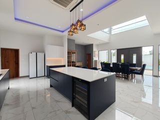 For rent and for sale 6 bedrooms villa in Bang Lamung, Chonburi