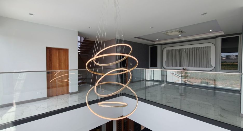 For rent and for sale 6 bedrooms villa in East Pattaya, Pattaya