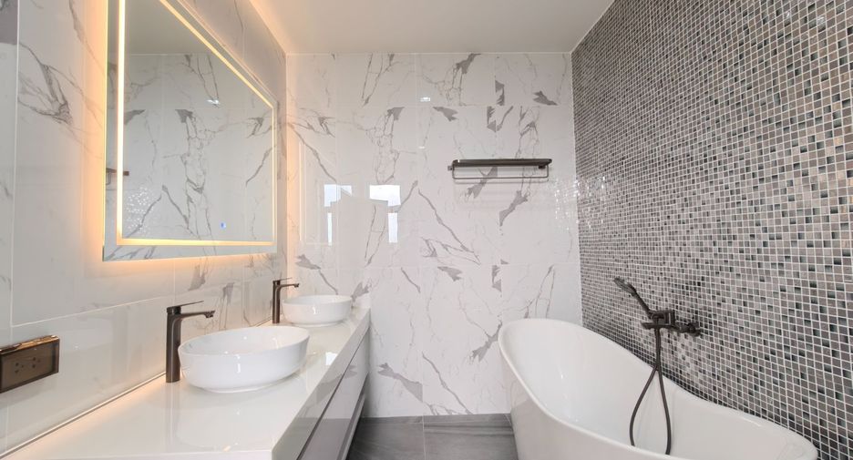For rent and for sale 6 bedrooms villa in East Pattaya, Pattaya