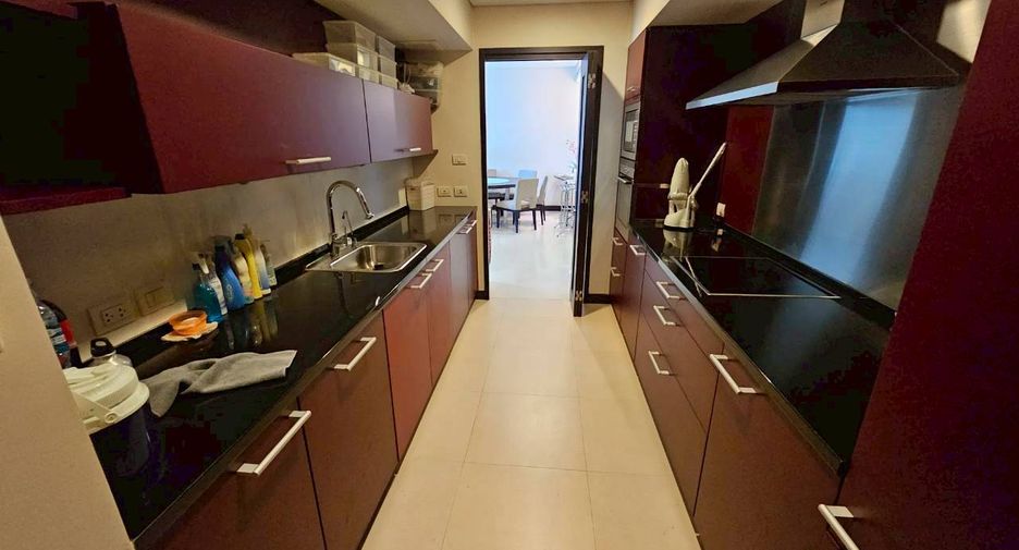 For sale 2 bedrooms condo in Pathum Wan, Bangkok