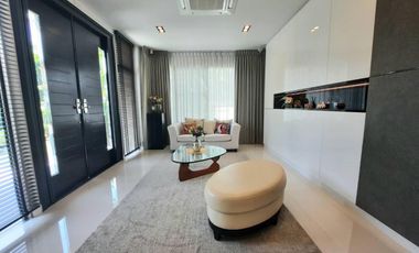 Haus zur Miete und zum Kauf mit 4 Zimmer in Pak Kret, Nonthaburi