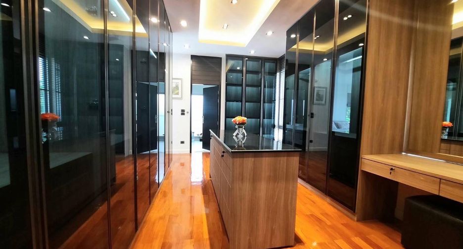 À louer et à vendre 4 chambres maison à Pak Kret, Nonthaburi