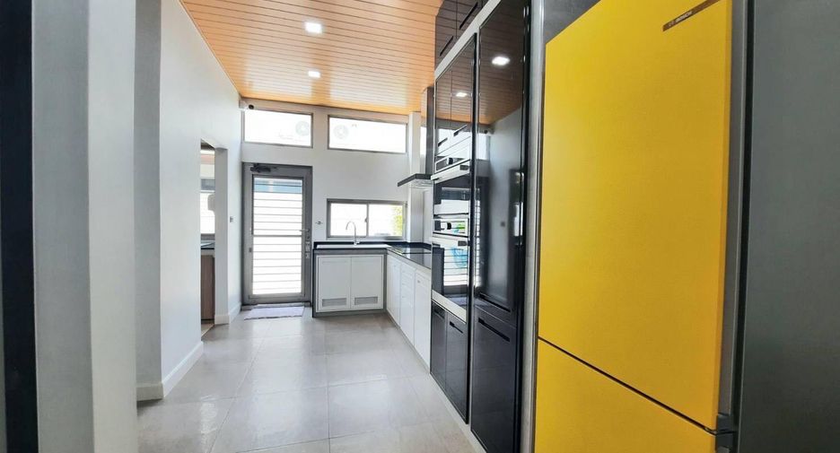 À louer et à vendre 4 chambres maison à Pak Kret, Nonthaburi