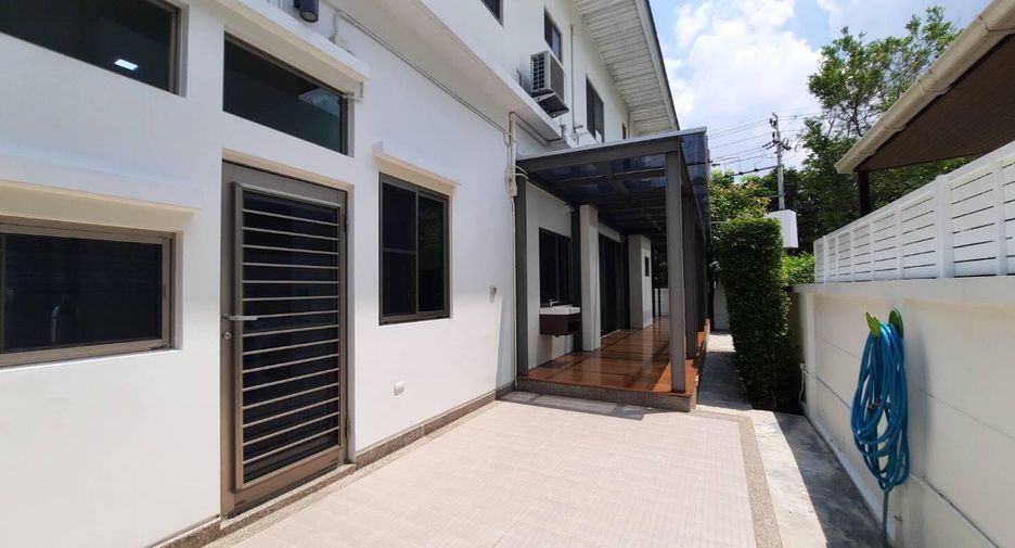 À louer et à vendre 4 chambres maison à Pak Kret, Nonthaburi