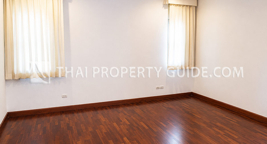 出租 4 卧室 独立屋 在 Pak Kret, Nonthaburi