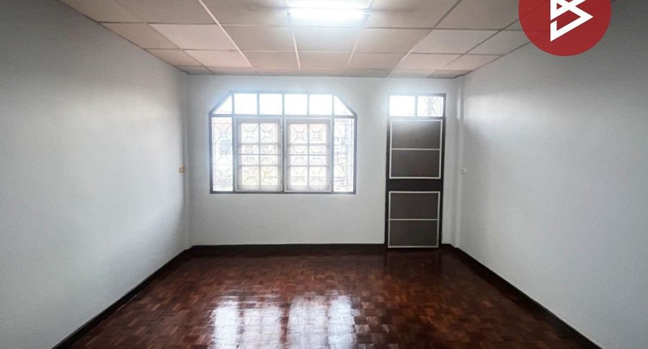 For sale 2 bedrooms townhouse in Bang Pakong, Chachoengsao