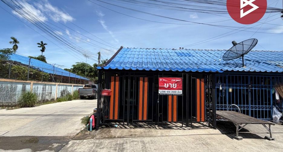 For sale 2 bedrooms townhouse in Mueang Nakhon Pathom, Nakhon Pathom