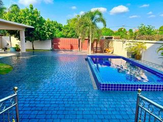 Villa en venta de 4 habitaciones en Bang Saray, Pattaya