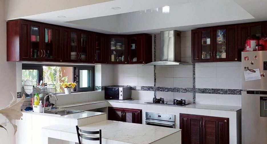 For sale 4 bedrooms villa in Sattahip, Chonburi
