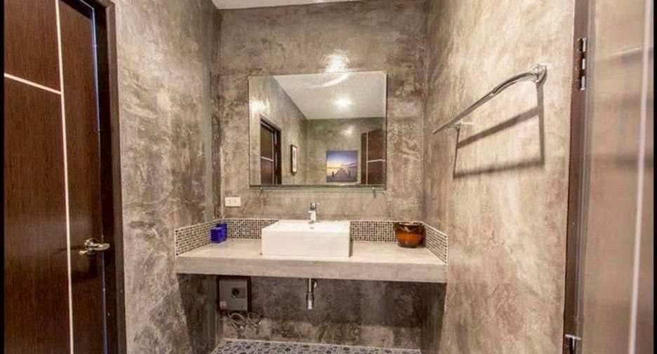 For sale 4 bedrooms villa in Sattahip, Chonburi